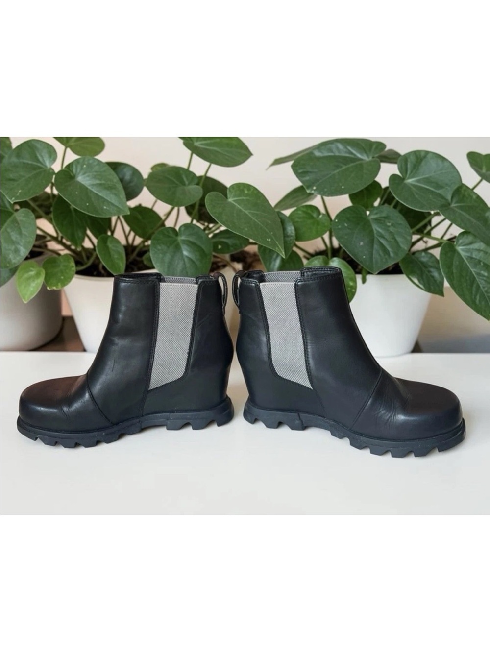 Sorel Joan of Arctic Wedge Pull-On Booties Sz 8 Black Leather